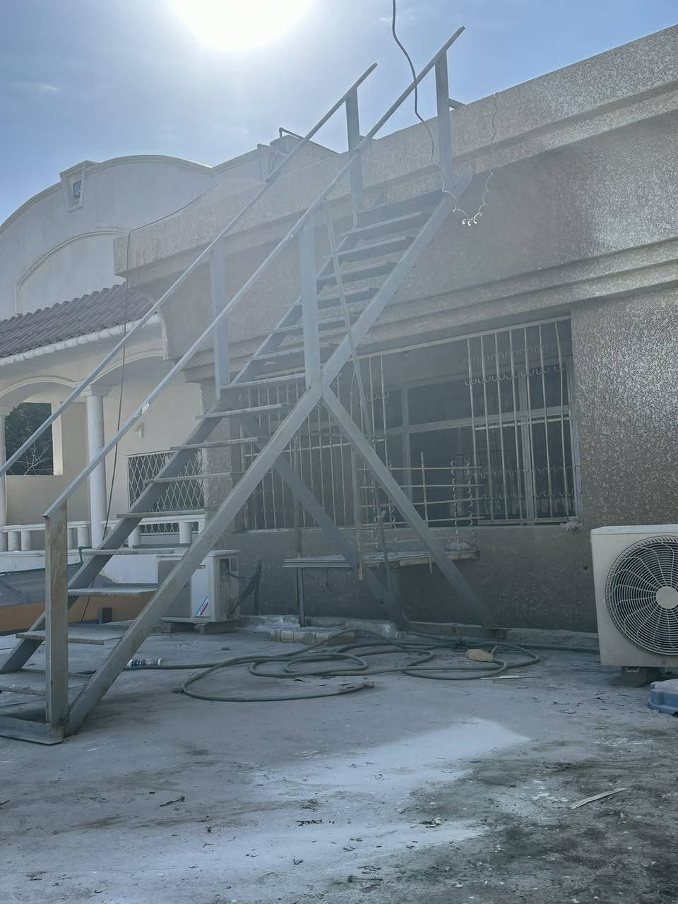 سلام عليكم درج للبيع نضيف كلش ١٦باية ليريدة يتصل ***********بي واتساب
