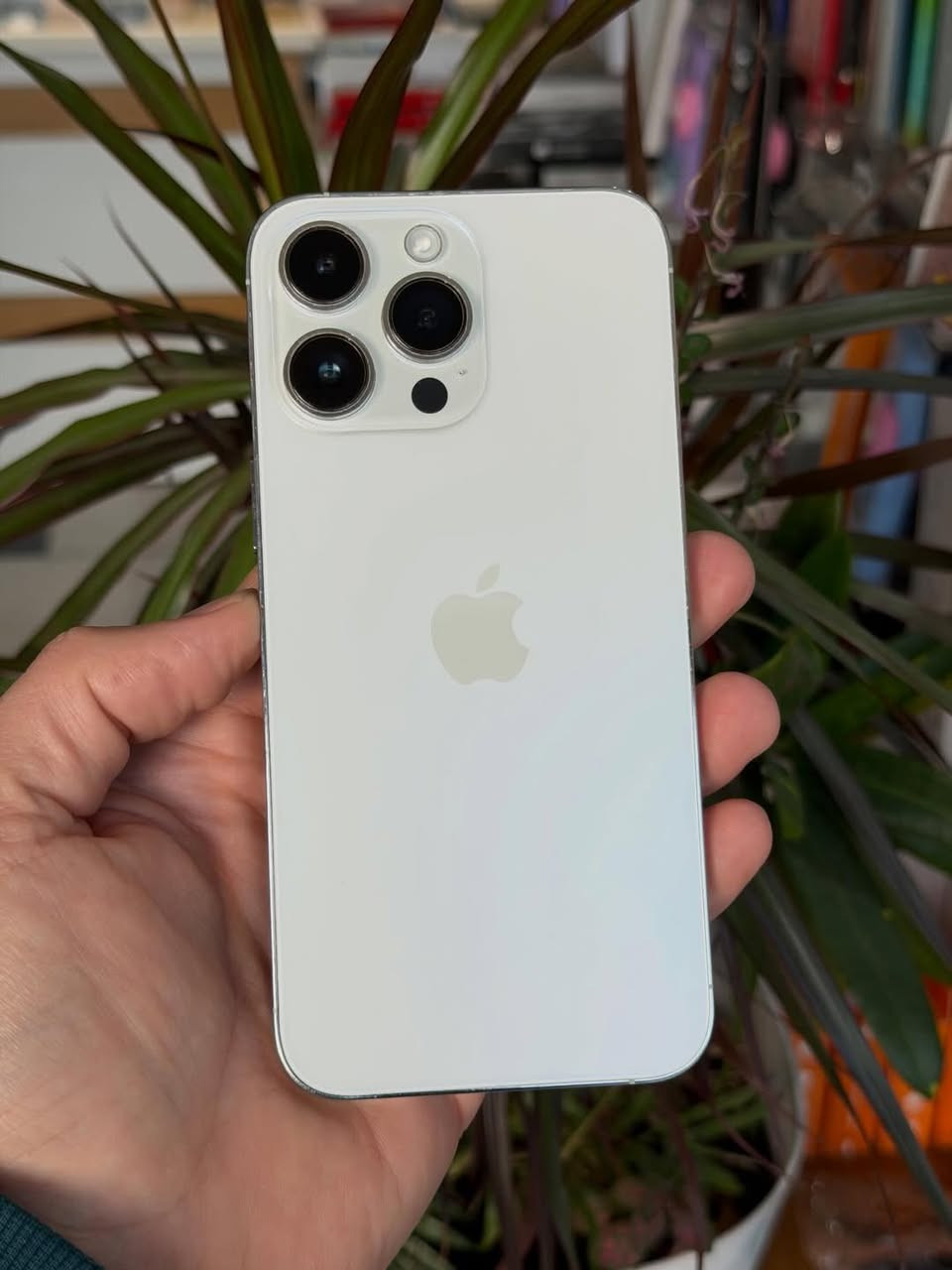 ايفون ١٤ برو ماكس  ذاكرة ٢٥٦ للحجز واتساب فقط ***********
