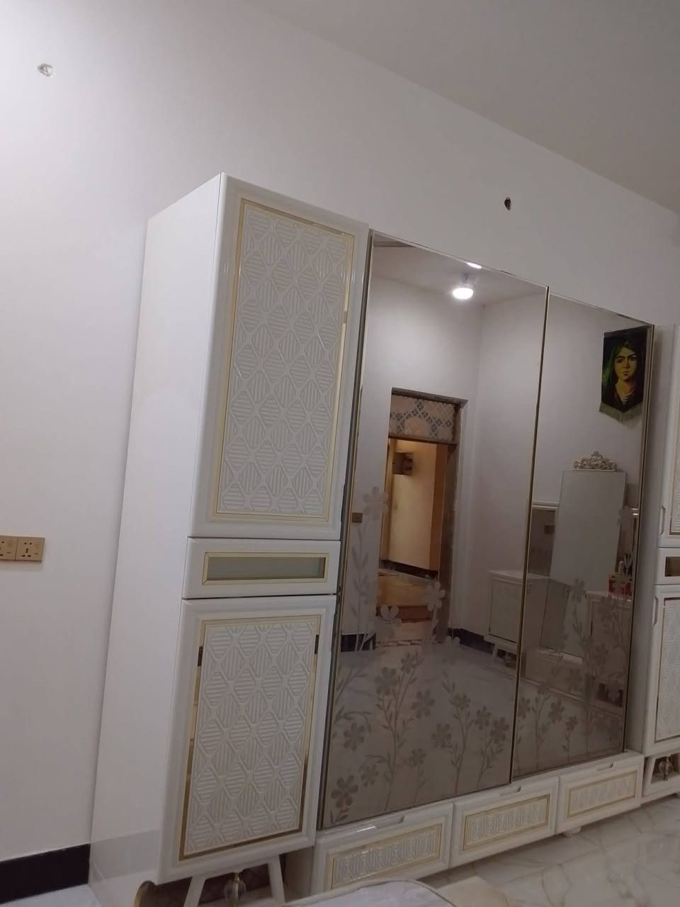 بيع مستعجل
غرفه نوع ثقيل تركي مفصل
***********
