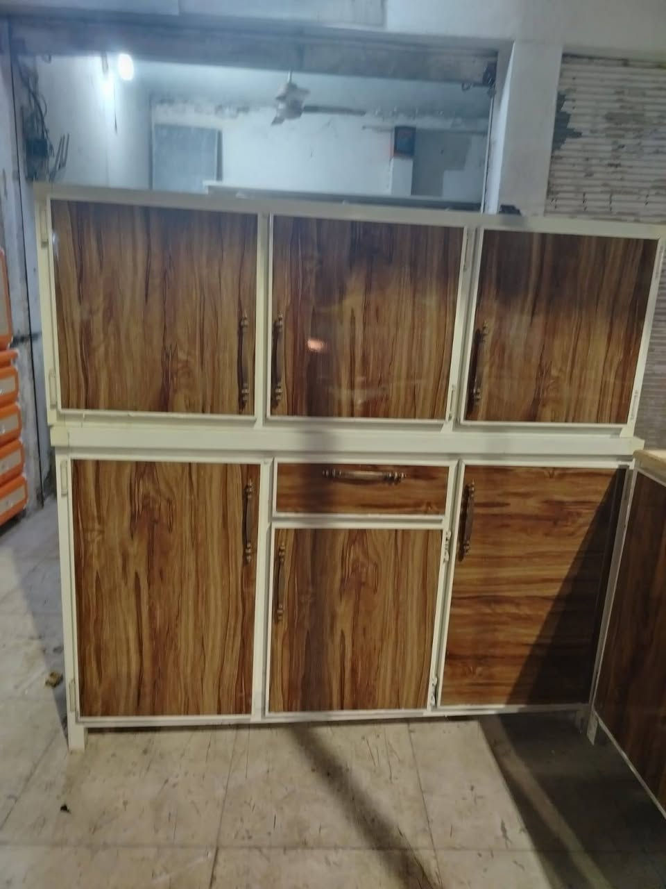 للبيع كونتر ارضى ملحق متر نص  نضيف سنك ١٣٠ سم كرانيت سعر ١٩٠ بي مجال ***********   ***********
