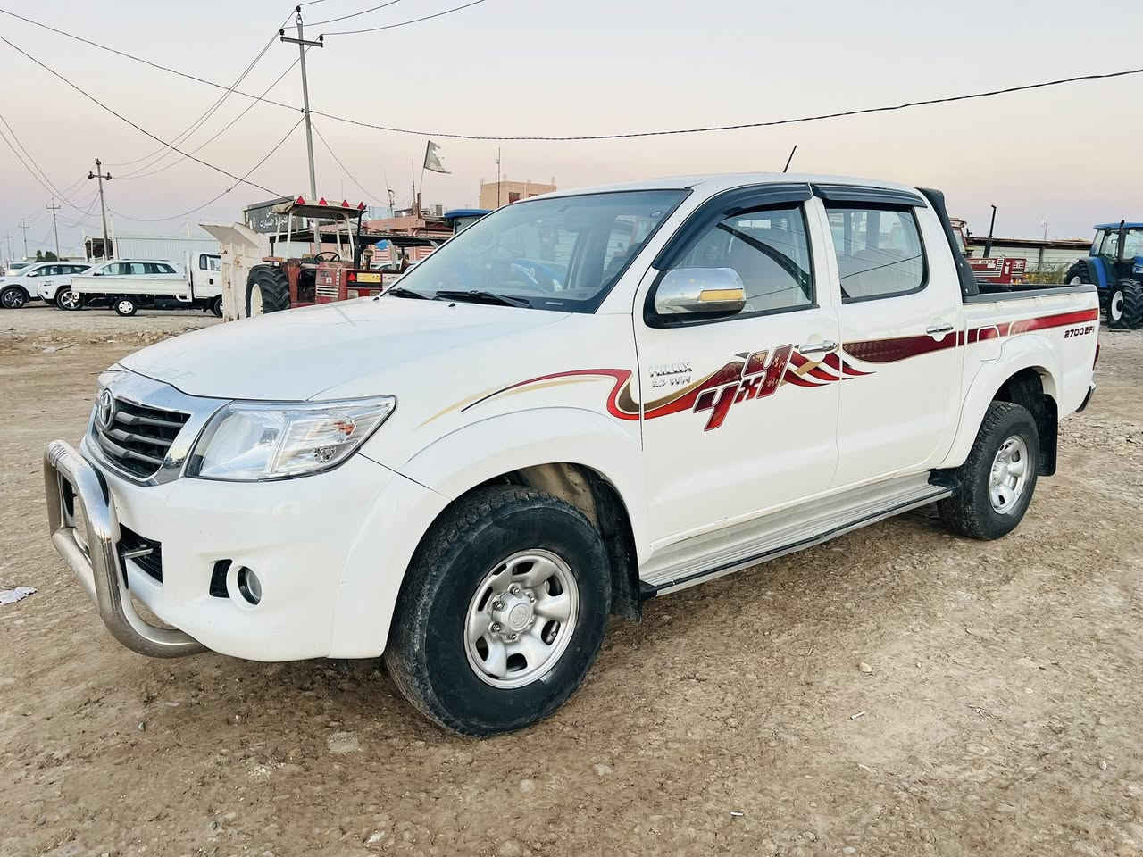 للبيع فورويل 2013 كير عادي
بانزين رقم اربيل تحول وكاله حاضر 
السعر 185 بيها مجال 
مكان واسط الزبيديه 
***********
