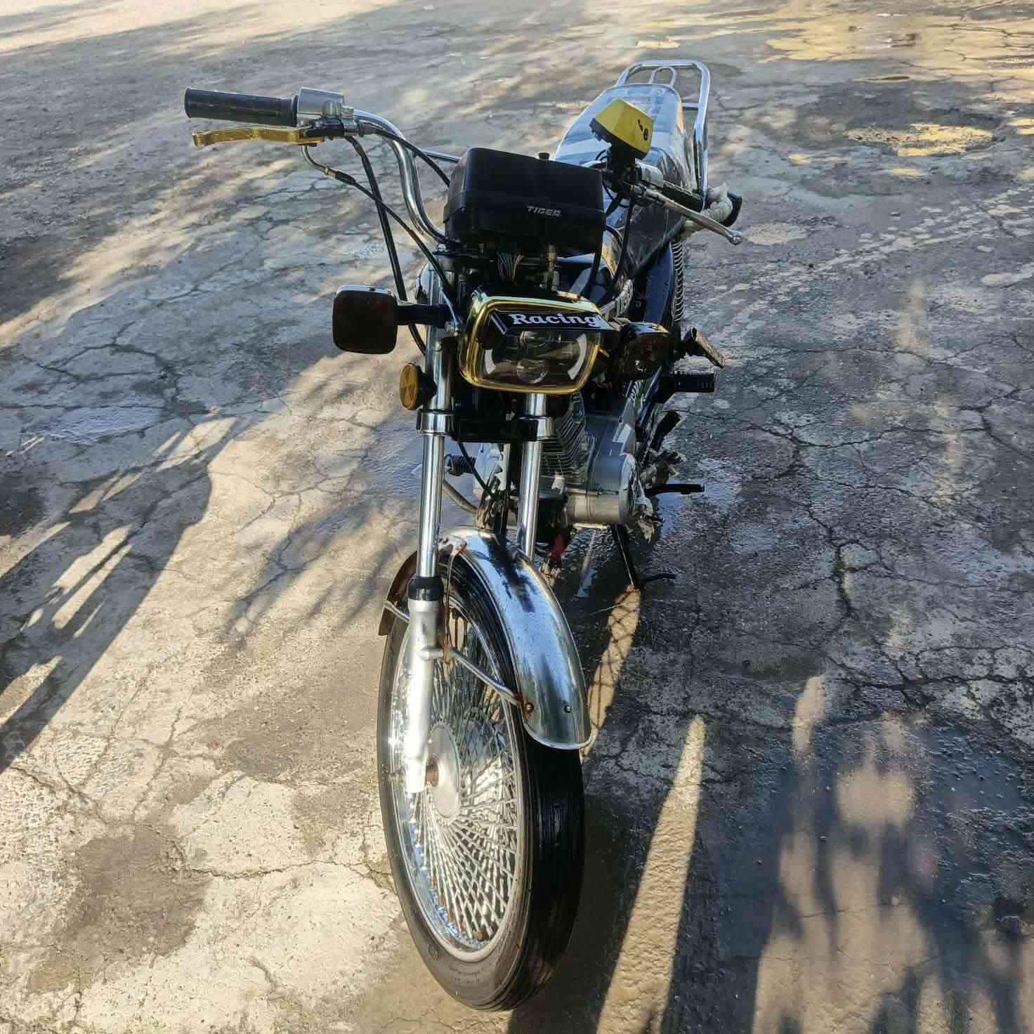 سلام عليكم تايكر لبيع 21 وراق كامله كهرباء كله شغاله يي نقص ما بي سعر 430 بي مجال مكاني ديالئ دالعباس ***********
