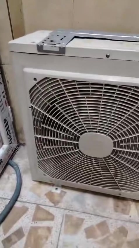 سبلت كري عاطل
٢ طن هو وابواريه كامل
موجودين فقط على هذا الرقم ***********

