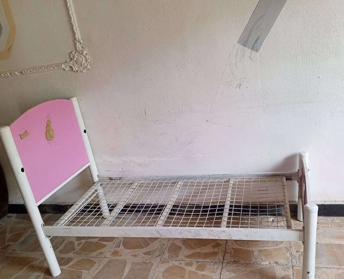 السلام عليكم
غراض للبيع للأستفسار 
***********
