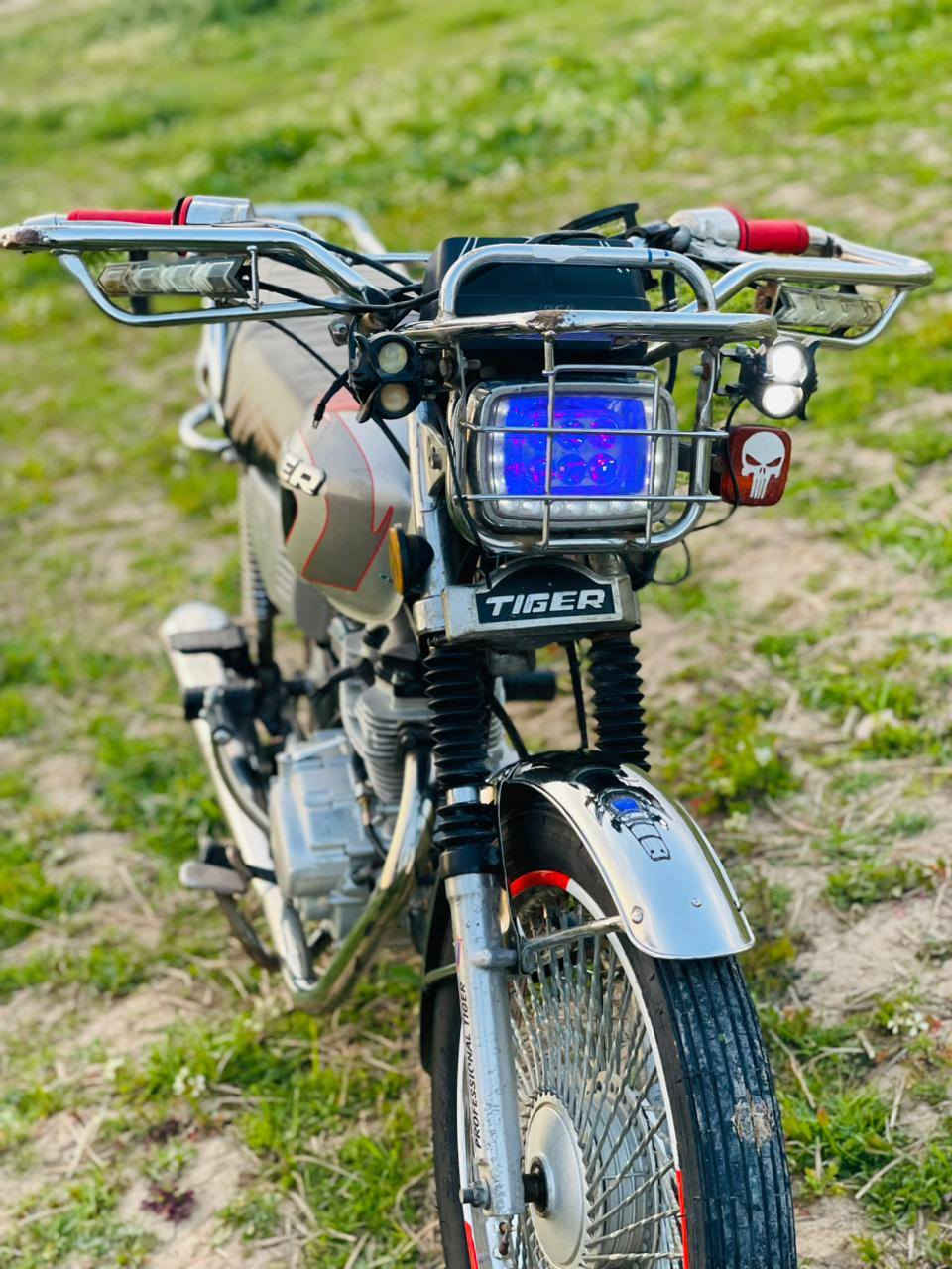 السلام عليكم
للبيع موطور تايكر 2020 وزن ثقيل ابو الدرع ربع ما تخلي عليه ما يريد بس ستر رب العالمين محرك بصمه درع شركه كلو شرط نشاط شلعه نارر 🔥 كهربائيات كلها شغاله الموطور اذا مو هندر واحد تجي تاخذو بلاش والله شرط ع ٣ يرفع السعر 475 وبي مجال حك جيتك مكاني القياره قريه#الجواعنه رقم الهاتف ***********
***********
