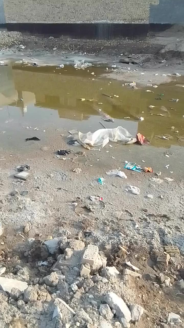 عرض قطعة الارض للبيع  طابو صرف مساحتة 300 متر في مركز قضاء القاسم في الشارع الحولي قرب بلدية القاسم علما ان القطعة مخدومة من كافة الجوانب يوجود فيها كهرباء وخط انترنيت ضوئي 
للاستفسار الاتصال على الرقم 
***********
