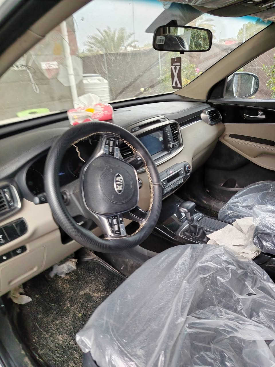 السلام عليكم سورنتو مديل 2020 فول مواصفات ماشية 64 السيارة مكفولة كفالة عامة ما عدة هاي الشخطة بل باب للاستفسار ***********
