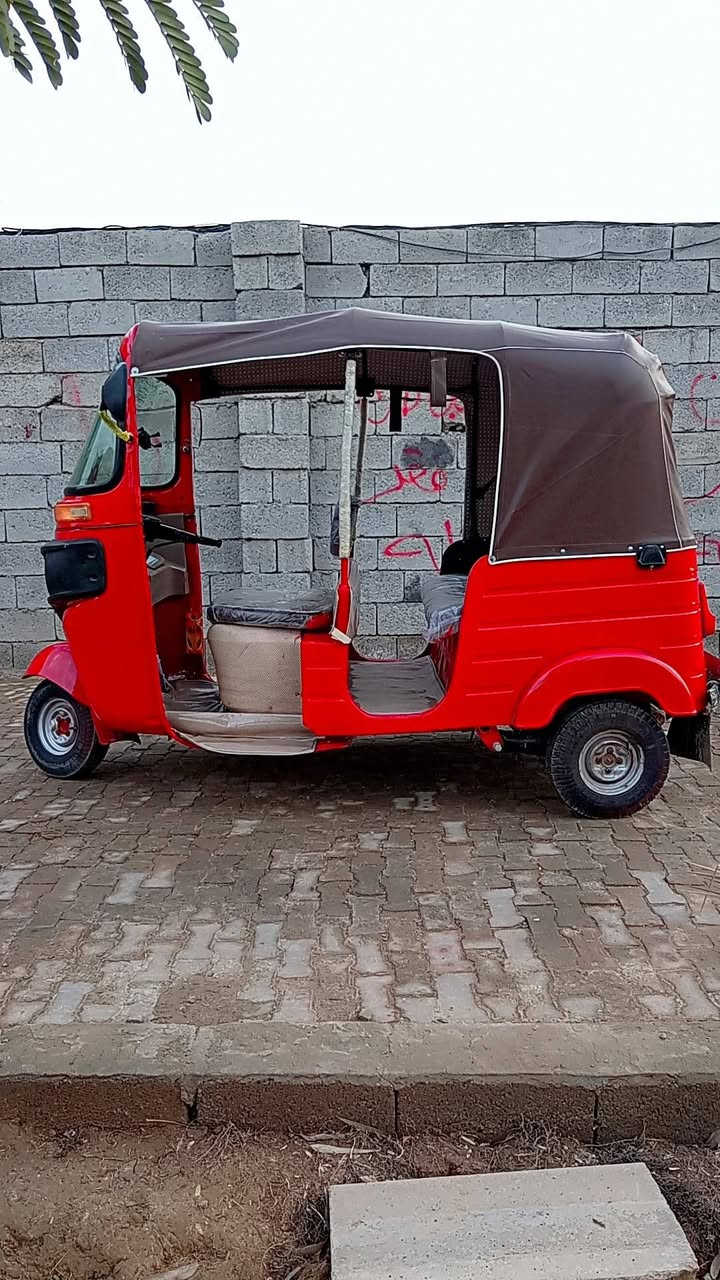 السلام عليكم تكتك للبيع مديل 18 شهر ١٢  رقم سنويه
تكتك مصبوقه  درسات معمره  مكاني الحسينيه المعامل
تحويل ثاني يوم سعر 4800  وبيهه مجال بسيط
    ***********
