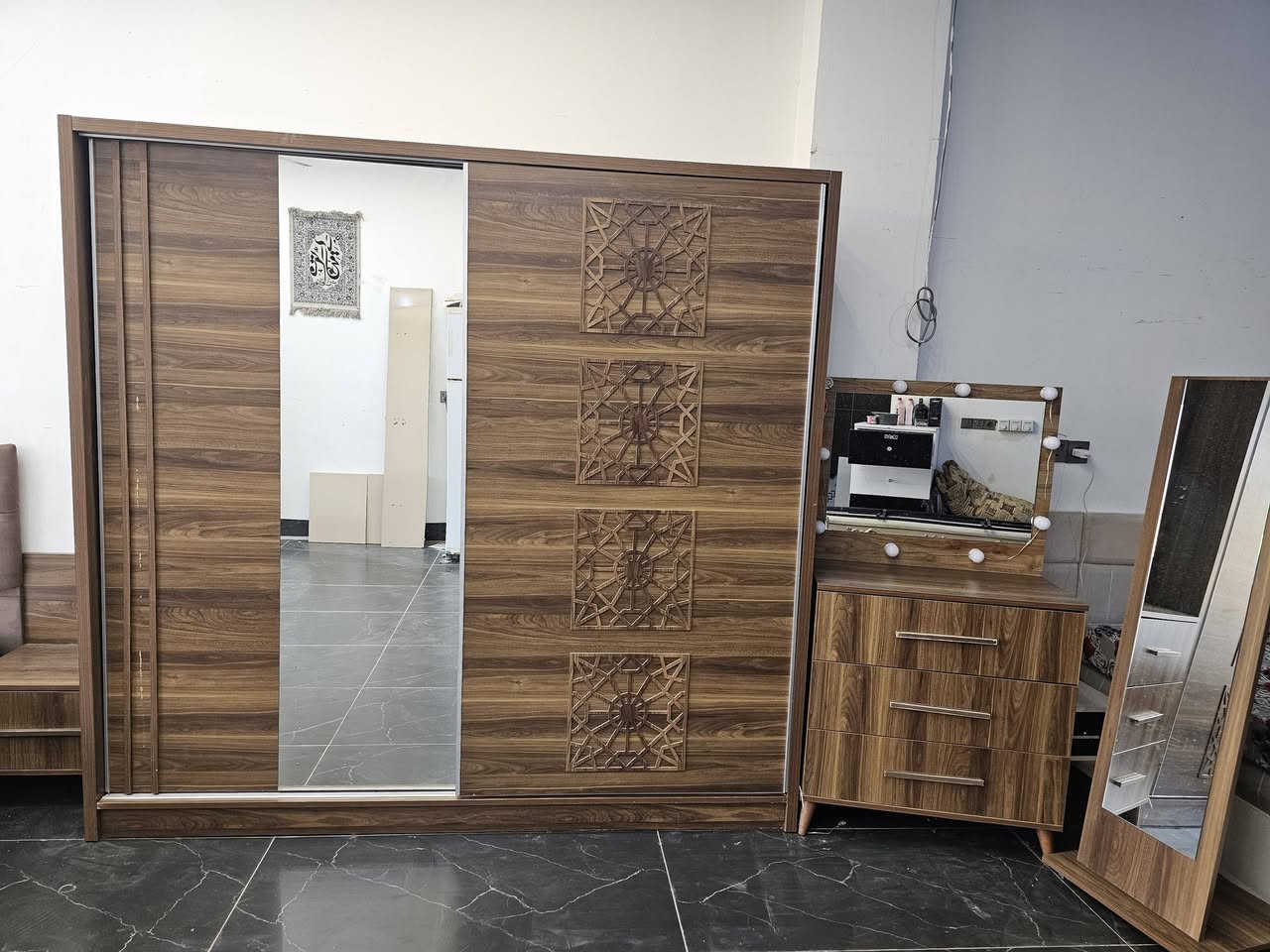 غرفه نوم 7 قطع للبيع نظيف سعر 375 الف شراي يخابر رقم مكان كركوك ***********
