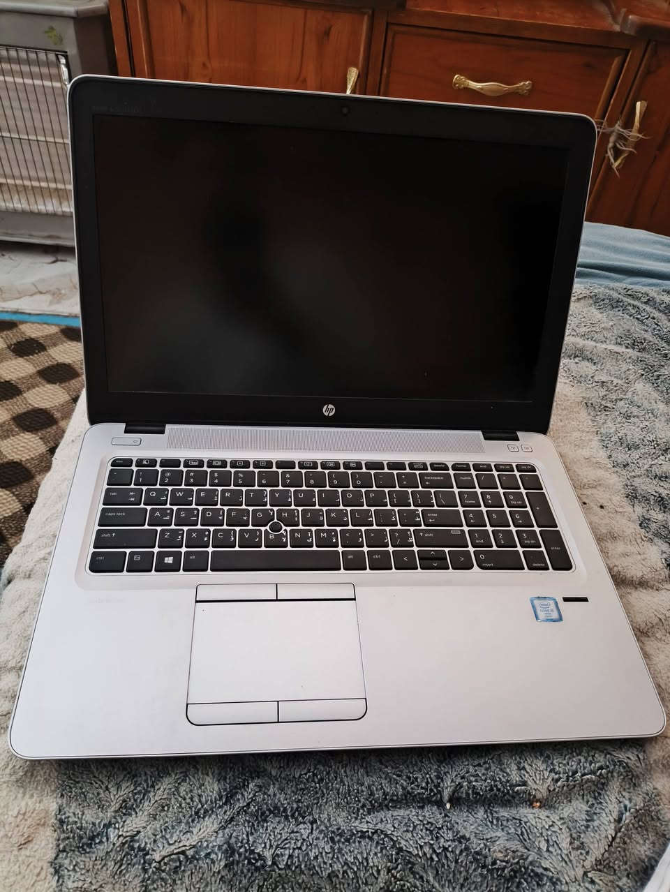 السلام عليكم
لابتوب hp سلم
حجم شاشه 16
ذاكره 256 والرام 8
اللون سلفري  مميز 
السعر 230 نضيفه ***********
كوت حي الحكيم
