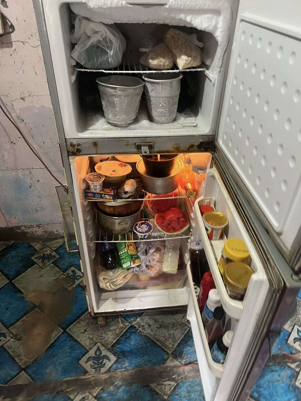 السلام عليكم ثلاجة للبيع سعرها 200 بيها مجال ثلاجة شغالة مابيها اي شي


**إذا كنت صاحب هذا الإعلان وتريد حذفه لأي سبب، رجاءا أرسل رسالة إلى الدعم الفني**