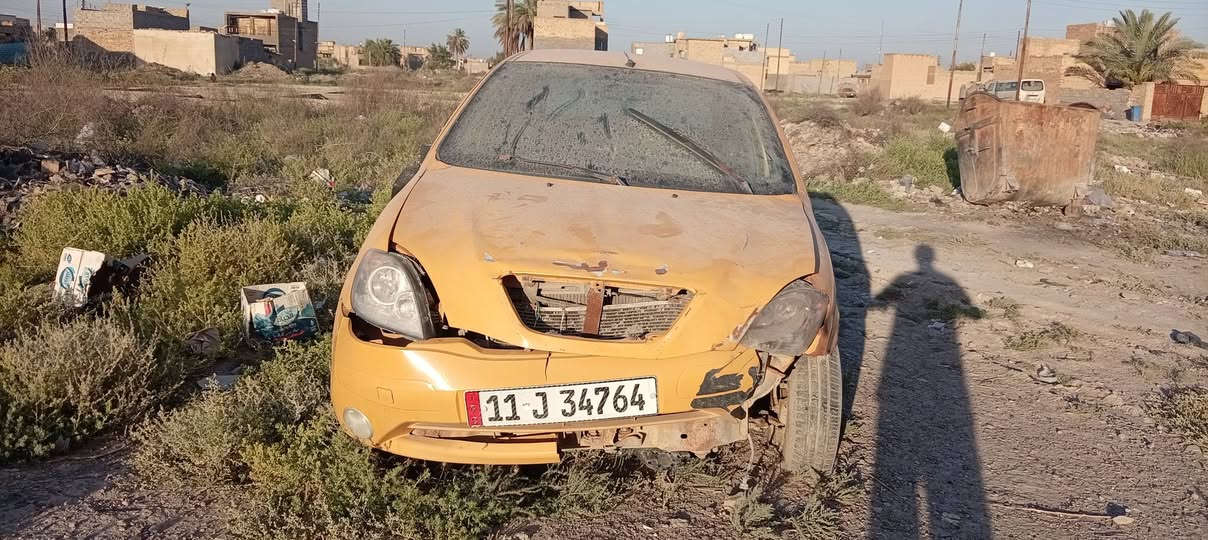 السلام عليكم طيبة 15 مصفرة هيئة وغرامات مكينة كير صدر امامي خلفي كلة جديد السيارة انضربت  وتركتهة السيارة بس الضربة غير الضربة ما بيها رايدهة 18 وبيها مجال مكاني بغداد سبع البور التواصل ***********
