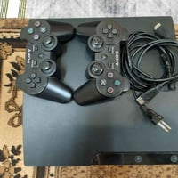 سوني(3) للبيع مع كامل ملحقاته يدات (2) مع واير الكهرب وواير ال HD مع 2...