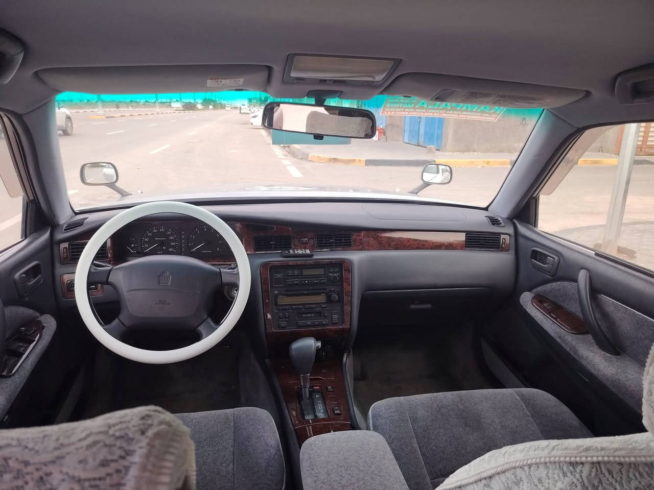 السلام عليكم راس الثور تكم للبيع مديل 96كفاله من اىكص والنقل جثه والضربه والعيب الشرعي تخم تاير جديد حداده توني مسويه شاصي 55اصل خمس دكم  تبريد وي السويج ثلج مكينه وكيرتوني شادهن تحوير النجف اصل طويله رقم بصره سنويه 28 العنوان البصره  السعر 120وبيه مجال بسيط السياره مال جناي هاتف ***********
