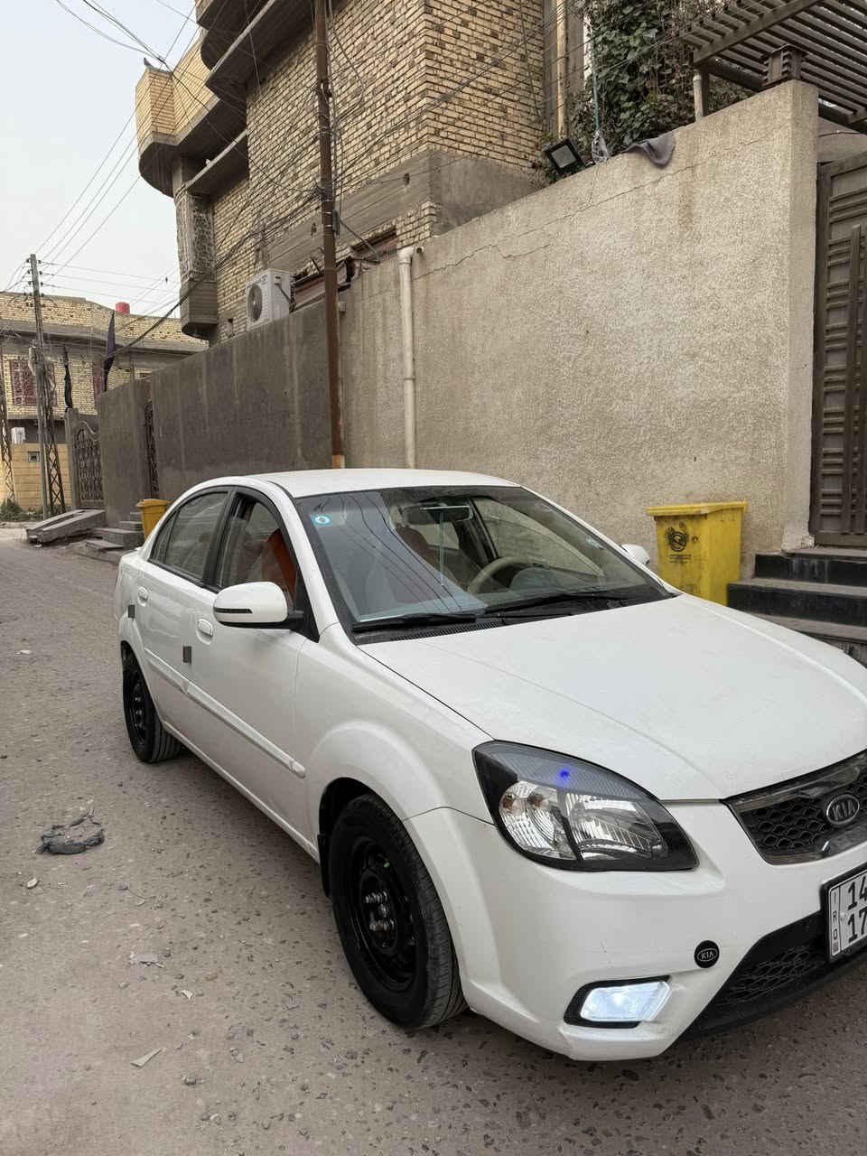 السلام وعليكم كيا ريو مديل ٢٠١٢ 
سياره خليجي كفاله من التبديل والضربه
مكينه١٦٠٠
كهربائيات من طرل لطول شغالات تبريد شغال
حداده طخم تاير 
مكان سياره البصره دور نواب الضباط
ملاحضه بيها بس الهلاات الوره صبغ موحودات بلمنشور مصورهن
السعر ٨٨ 
الرقم الهاتف ***********
