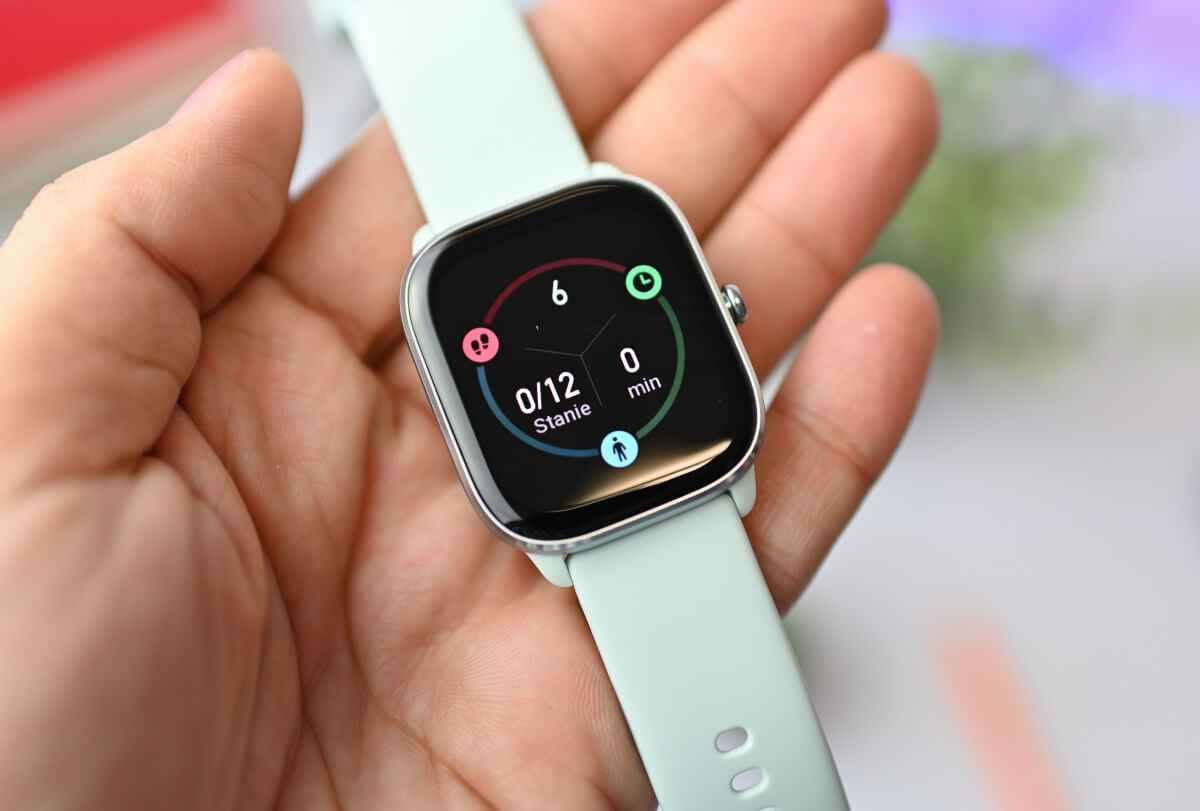 Amazfit GTS 4 Mini
ساعة امازفت الأصلية (من منظومة Zepp التابعة لشاومي).
(جديدة لوك بجياس الشركة متوفر قطع محدودة جداً)
 ساعة أصلية تمنحك جودة اعتمادية طويلة الأمد، بمميزات تميزها عن الساعات المقلدة والضعيفة.
🔍 أبرز المواصفات والمزايا التقنية:
🔋 بطارية فائقة الصمود: تعمل حتى 15 يوماً من الاستخدام النموذجي بالشحنة الواحدة، لتنسى عناء الشحن اليومي تماماً.
📺 شاشة AMOLED مذهلة: شاشة عالية الدقة بحجم 1.65 بوصة تضمن وضوحاً فائقاً للألوان حتى تحت أشعة الشمس المباشرة، مع تصميم مربع عصري وإطار معدني من الألمنيوم النقي.
📍 نظام GPS مدمج: تتبع دقيق للمسارات والأنشطة الرياضية عبر 5 أقمار صناعية، دون الحاجة لحمل الهاتف أثناء الجري أو ممارسة الرياضة.
🩺 رعاية صحية متكاملة: مراقبة مستمرة على مدار 24 ساعة لمعدل نبضات القلب، ومستوى أكسجين الدم (SpO_2)، ومستويات التوتر، بالإضافة إلى تحليلات دقيقة للنوم.
💧 مقاومة تامة للماء: بمعيار 5 ATM (تتحمل الضغط حتى عمق 50 متراً)، مما يجعلها مناسبة تماماً للسباحة والاستخدام اليومي تحت المطر.
🪶 وزن خفيف وتصميم مريح: بوزن 19 غراماً فقط، تمنحك راحة تامة طوال اليوم أثناء العمل أو النوم.
#ساعات_ذكية #ساعة_ذكية #ابل #ايفون #ساعة بغداد, العراق


**إذا كنت صاحب هذا الإعلان وتريد حذفه لأي سبب، رجاءا أرسل رسالة إلى الدعم الفني**