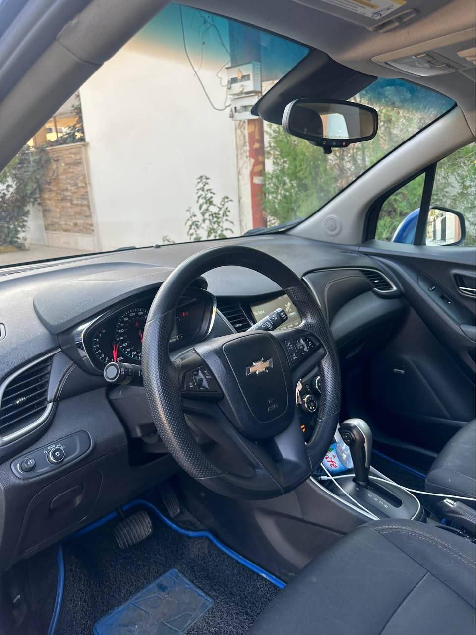 Chevrolet Trax

مۆدێل ٢٠١٧
سەنەوی فەحس و هەزە هەمووی نوێیە
٩٨٠٠٠ مایل ڕۆشتووە
سەیارەکی زۆر خاوێنە
سلایتە
سماعە بۆس
دوو پارچەی هەیە و جەمپەکی خەفیفی هەیە
ئێرباگ تەنها سوکان

نرخی قوفلی  دەفتەرەک 100$
تکایە ئەگەر موشتەری نی نامە مەنێرە

واتساپ *********** أربيل, العراق
