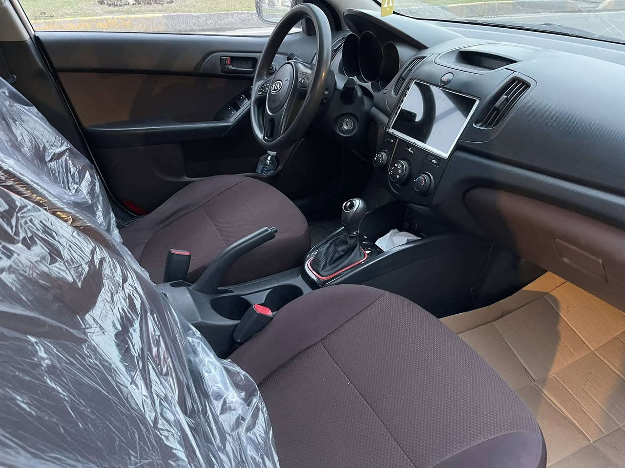 السلام عليكم   … بيع فقط …

سيراتو ٢٠١٣ رقم جديد اربيل سنوية لنهاية ال٢٧ شرط التحويل بيها ٣ قطع صبغ بابتين وجاملغ خلفي تبريد وكهربائيات شغالة جاهزة من كل النواحي  عارضها ب٨٨$  مكاني بغداد الاعظمية للاستفسار ***********  غير متواجد علفيس
