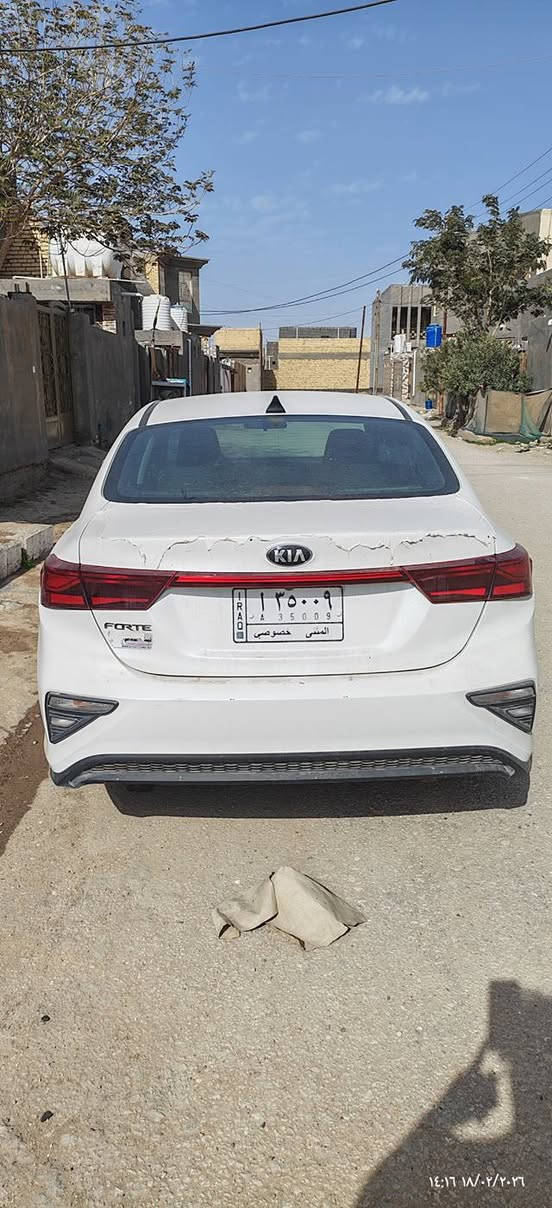 شلونكم يلربع
عندي هالفورتي هاي شوفت عينكم
موديل ٢١
معوقين مثنى (معوقها موجود ورويحة حلال) 
بيها تبديل جاملغ وصبغ باب وبنيد 
ماشية ١٣٠ الف ماضلت زاويه بالعراق ما دحستها بيها(السيارة مو غير شي) 
السيارة معتني بيها بلدهن و بانزين محسن البقية ولا بحالها (بالسنة مره وحده اغسلها)

اكو طگطگه قليله بجهة اليمين اعتقد  طبله( واغلبكم يحب الطگطگه) 
الجامة بيها فطر يشگگ شگ بالليل
كشنها يسوي انزلاق
ناصية بحيث بالنمله اطخ
السيارة اخذتها العام ب١٣٥ والسنه اريدها ١٢٥ مع المجال وحبة الخشم

اليريدها يتصل ويصير خير ( احتمال أقنعه يسافر وياي ويترك السيارات)

وهاي صورها بدون تنمر
ملاحظة الربع الطالع بلصور باقي مال جگاير
والاسفنجة اشتريتها بالف امسح الدشبول وتندمت 
هذا رقمي للعنده نيه يتورط بيها
***********
