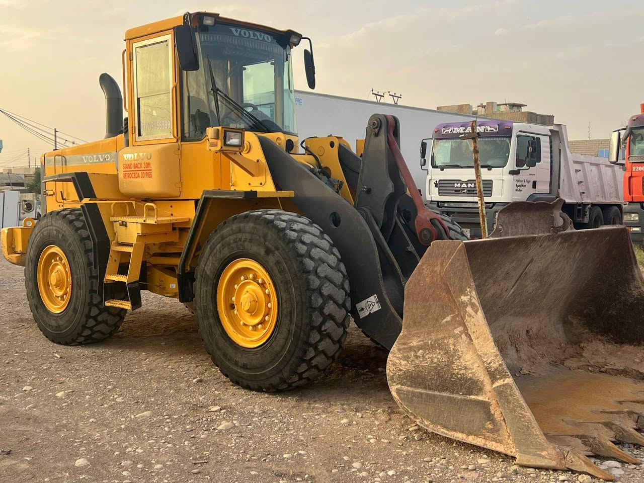 البيع فالفو موديل 2001 حجم L90D كل عيب مابي عل وضع شريكه تبريد تتفه شغال رقم ***********
