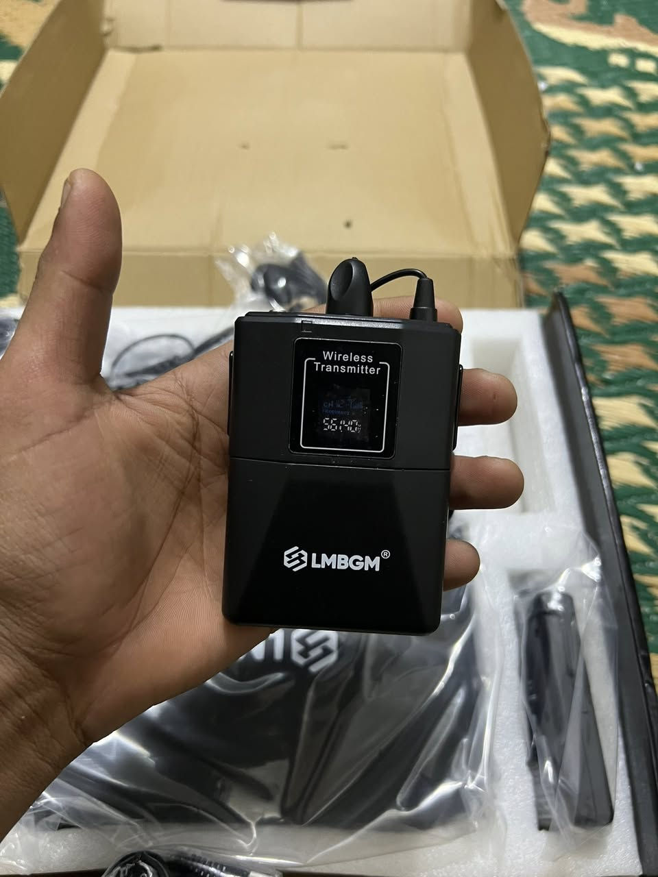 مايكات مال استوديهات افلام او مال نداء ما اعرف بيهن بالضبط
نوعيتة والماركة كبال عينك قيم واخذ ما متواجد عل فيس رقمي
*********** مكاني مدينة الصدر
