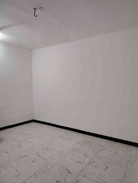 بيت ١٠٠م واجهه ٥×٢٠ طابق ونص غرفتين نوم مع استقبال وصاله ومطبخ وطارمه وصحيات خارجيه معزوله شارع ٧متر خدمات مجاري متوفره حي الأمين شارع خلف مجمع همسه للإلكترونيات سعر ٦٧ مليون بي مجال قليل طابو زراعي سند ٢٥ إقرار محكمه من المالك مباشرة ..للاستفسار مكتب الأوس للعقار ابو سجاد*********** ابو وائل ***********
