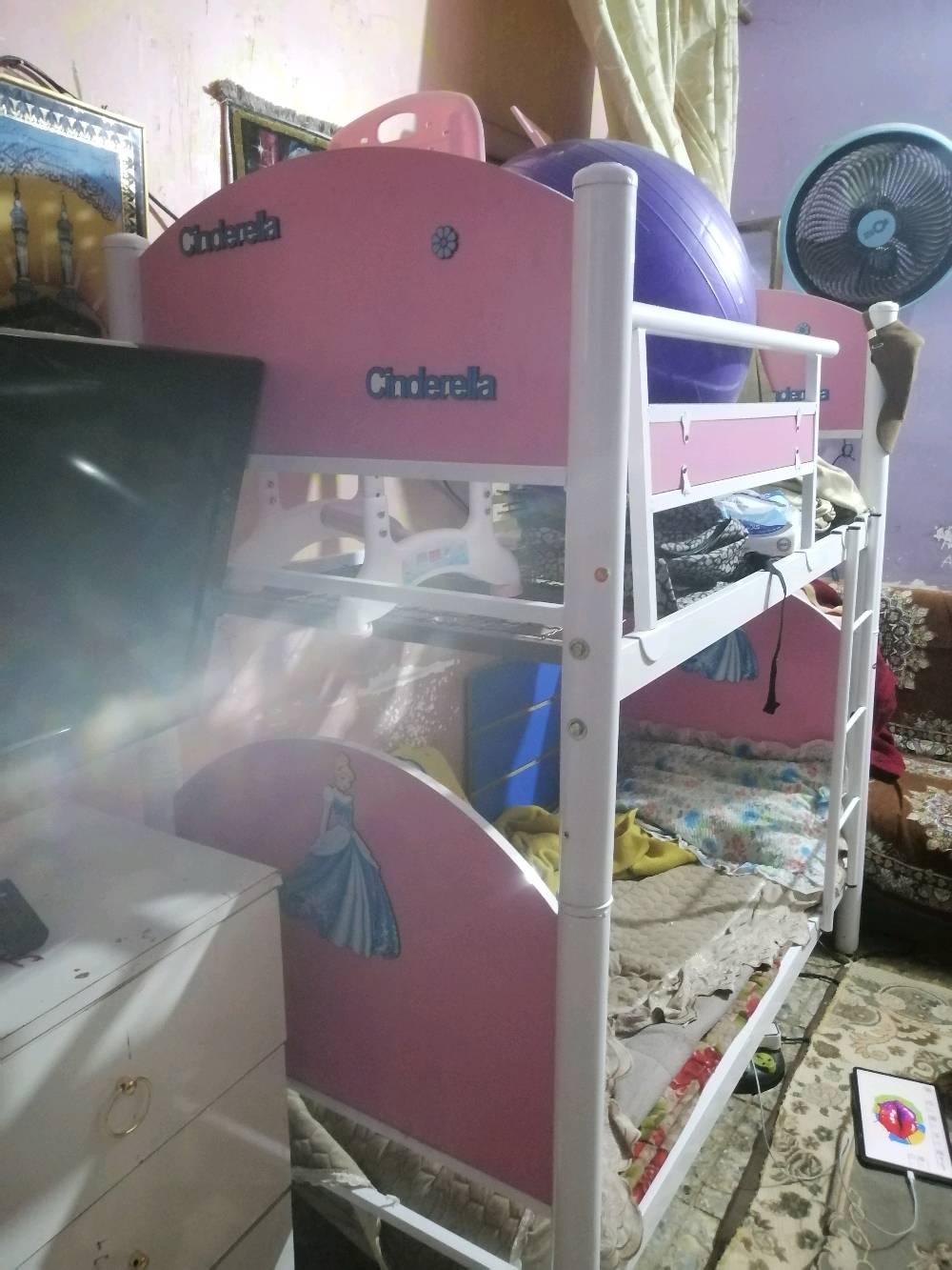 جربايه اطفال ام النفرين سعرهه 100الف
ميز بلازمه جديد سعره 200. غراض استعمال قليل مكان الحسينيه مال راشديه ***********