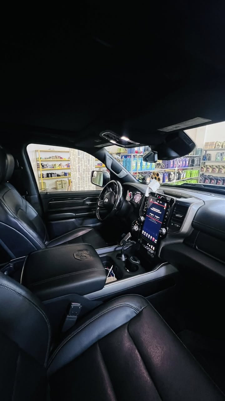 السلام عليكم
للبيع دوج رام 

2021

فئة : sport 

V8 /5.7L

رقم أربيل 

لون ابيض 

وارد كندي 

كلين تايتل 

سيارة كلش نضيفه وحلوه وبعد احلى من الصور بهواي 

مواصفات : 

تشغيل عن بعد 

إشارة ترحيب 

ويل حجم 22 

كشنات جلد تدفئه / تبريد 

حساسات 360 درجه 

رادار امامي 

نظام تحديد مسار 

إشارة بالمري 

شاشة كبيره 

بانوراما 

4 وضعيات قياده 

وبعد بيها هواي مواصفات 

السياره مكفوله من اي شي ما عدا رصعه صغيره كلش باب السائق تحت المرايه ( ما مبينه ) 

صوره السونار مرفقه بالمنشور 

ماشيه 70 الف ميل 

مكان السيارة: الأنبار الفلوجه
سعر38500$ وبيها مجال 

للتواصل والاستفسار : 
***********
***********
