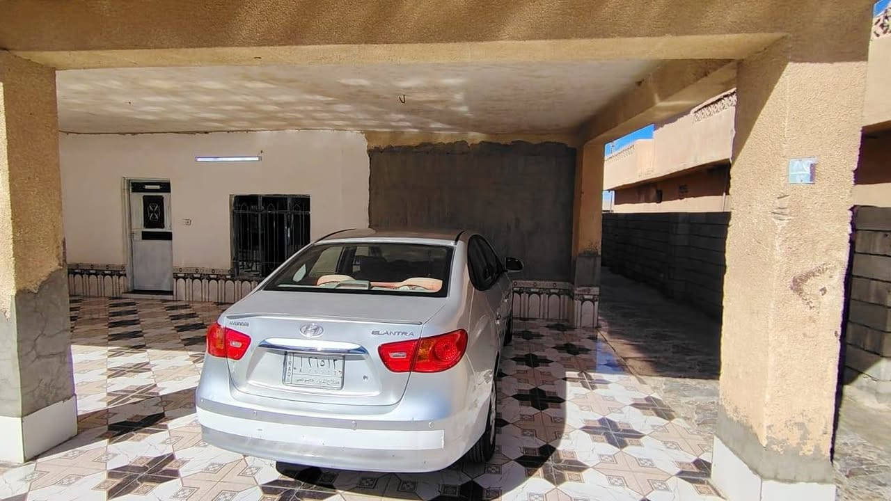 السلام عليكم
النتره للبيع فقط

رقم صلاح الدين
 موديل ٢٠١٠ 
شرط التحويل
 ضررها شبر بالجنطه
 بدون دواخل 
تبريد ثلج  محرك كير شرط
تايرات جدد 
105 وبيها مجال
للأسفسار الاتصال على الرقم  ***********
