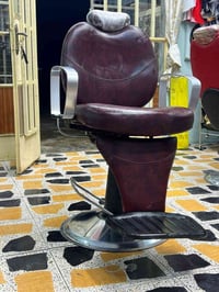 كرسي حلاقه للبيع نضافه75% السعر80الف تواصل واتس اب 07809990503