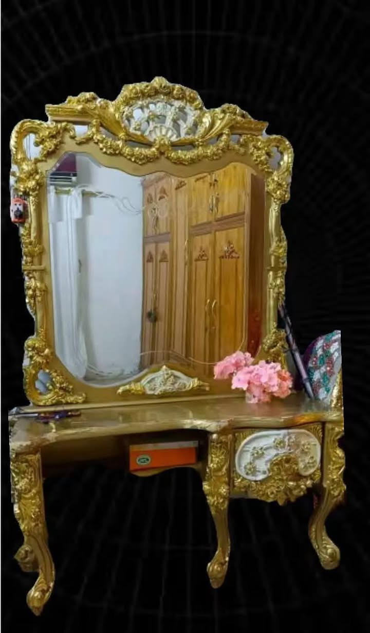 عنوان بغداد بارك السعدون ***********///ميز تواليت سعرها 80,000
