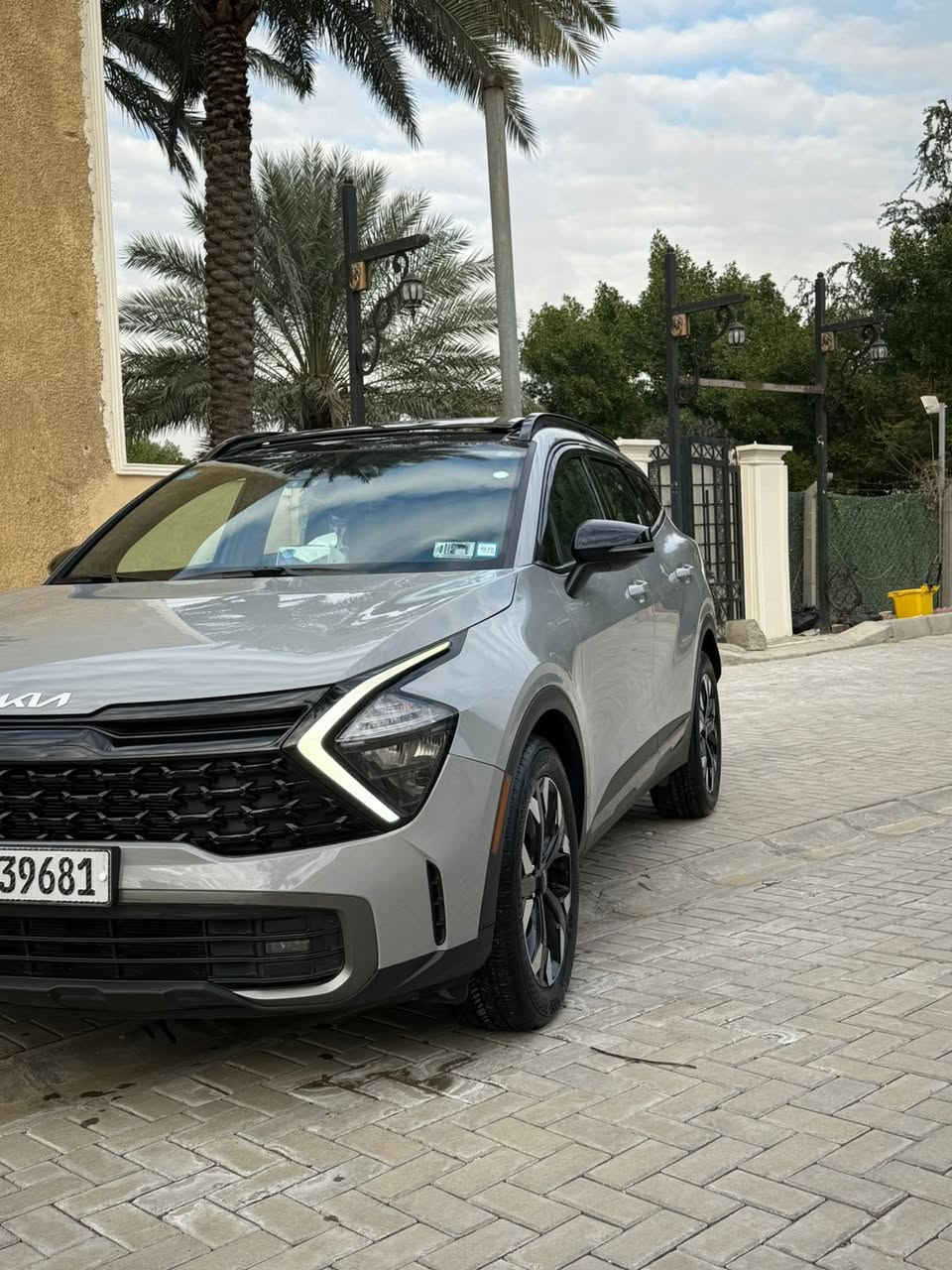 كيا سبورتج 2023 فئة Xline وارد امريكي
حادث بسيط موضح بلصور بدون صبغ سياره بنيدوبارد جاملغ فقط بدون دواخل
فول مواصفات/ بانوراما بصمة تشغيل وابواب وتشغيل عن بعد/ شاشة كبيره مع كاميرا دواره/ كشنات جلد وتدفئة بلمقعد/ انظمة قيادة مود درايف/ وباقي المواصفات المعروفة/
 سيارة جاهزة وجديده بدون نقص ماشية 34. 
محرك 2500
رقم بغداد دولي بأسمي
السعر  223 بيه مجال 
اي استفسار اتصل على الرقم اني مكلف بلنشر
📞   ***********
