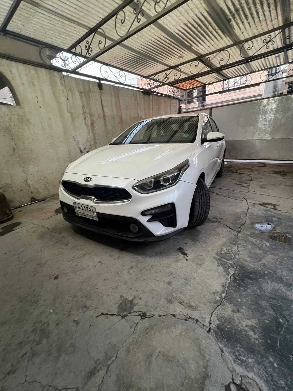 سلام عليكم
كيا سيراتو موديل 2019 خليجي السياره نظيفه ماشيه 105 قابل للزياده 

المواصفات 

المحرك 1600 تنفس طبيعي 

كامره خلفيه 

مري شفط

تبريد قطعتين

شاشه كبيره تدعم ابل كار بلي اندرويد اوتو 

تبريد ثلج ❄️ 

لايتات LED خلفيه

السياره نظيفه استخدام داخل المدينه و بيها رصعات موضحه بالصور و السونار 

السعر ١٣٥ و بيها مجال للشراي

للاتصال عله صاحبة السيارة

***********

