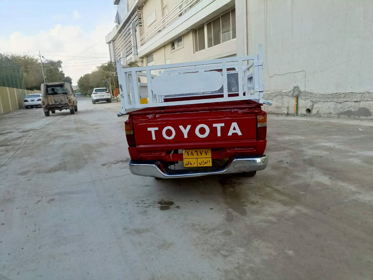 توێتا پیکاب بۆ فرۆشتن مۆدێل 1985 سەنەوی بوە پێشتر بەڵام ئێستا هیچی نیە سەنەویەکەی گم بوە گێڕو مەکینەو ئەکسل بەشەرت تەقەو ڕەقەی بەشەرت چوار تایەی تازەی لەژێرە تازە بۆیاخ عام کراوە زەڕبەو لێدرانی نیە ماڵی دۆست و کاسپیە سعری 25 وەرەقەو کەمێک مەعمەلە شوێن کەلار موشتەری نیت شێتم مەکە ***********
***********
