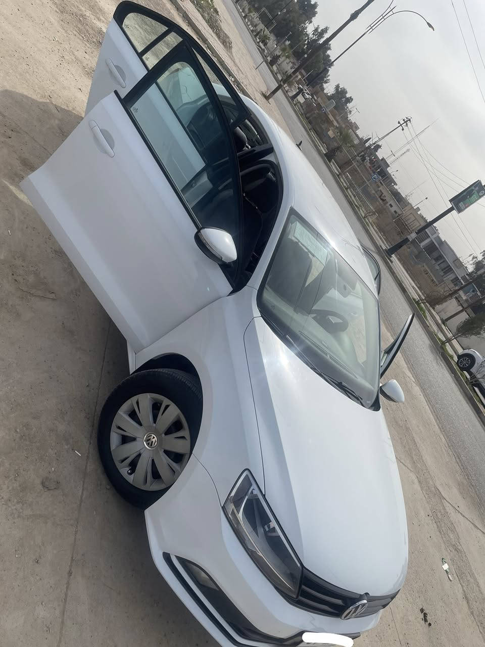 جیتا ٢٠١٥ خلیجی 
کلین بێ سبوغ 
مواصفات: شاشە ، کامێرا ، حساس 
گێڕ تۆماتیک 
١٣٢کم حقیقی ڕۆشتوە
٢ سویچی بیلادی لەگەڵە 
ژمارەی موبایل+واتسئاب ***********
