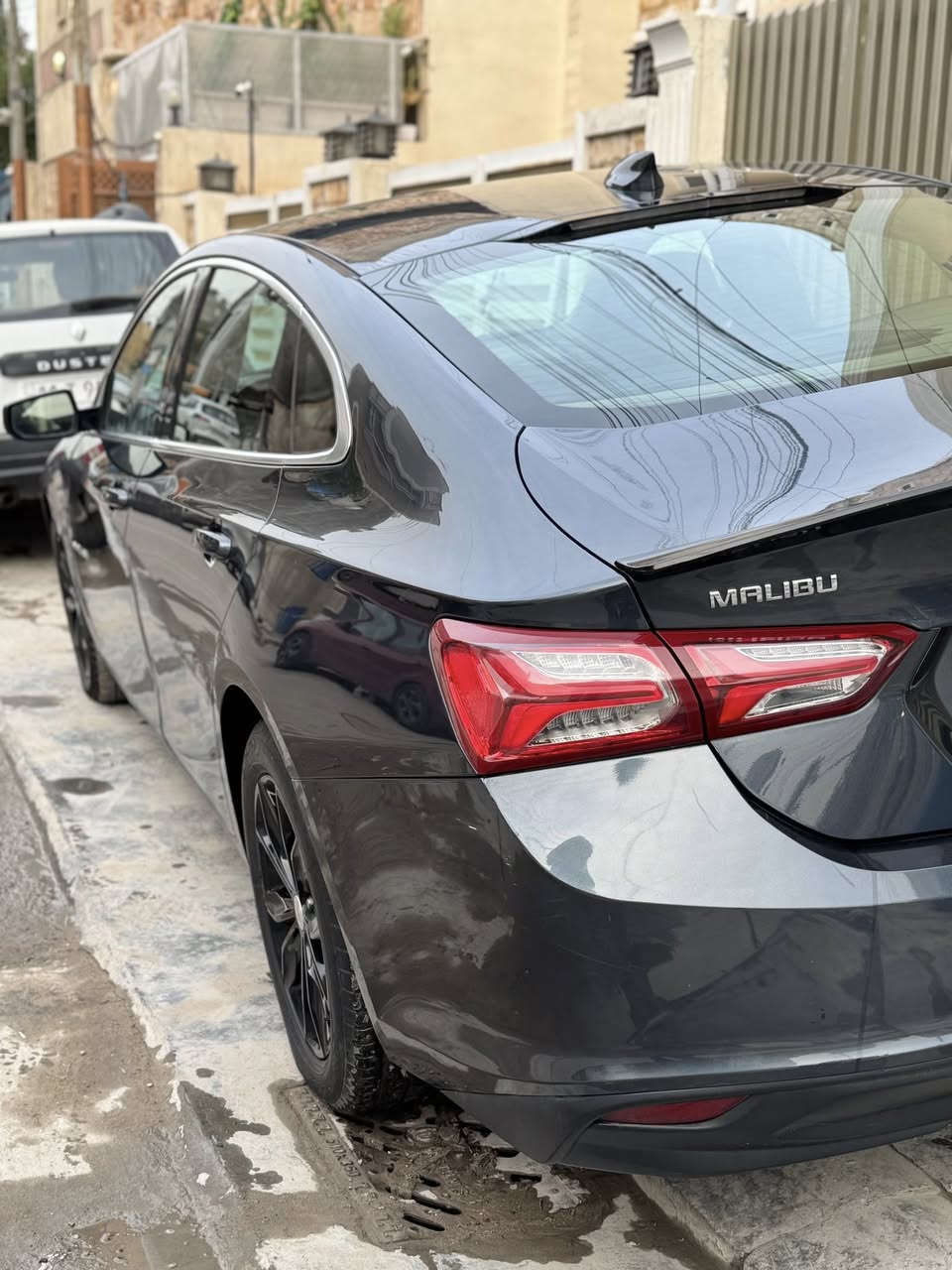 ماليبو موديل 19 للبيع حادثه جاملغ وباب بجمها كبس وكلشي بيه بلادي سياره خير من الله مكاني بغداد شرط التحويل 
سعر 113 وبيه مجال استفسار اكثر اتصال ع رقم ***********
