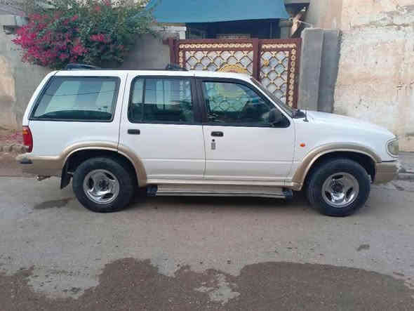 للبيع فورد اكس بلور ٦سلندر محرك ٤٠٠٠شادالهة طابوكة ٢١٠خير من الله ،رقم السيارة سليمانية تحويل مباشراحولك باسمي تجي تفحص اي شي اني حاضروالتفاصيل أكثر خابرني مامتواجد ع الفيس رايدهة ٥٧ بيه مجال ان شاءالله مااقصر بيع سريع والسيارة الحمدلله خير من الله هذا رقمي ***********العنوان ديالى المنصورية
