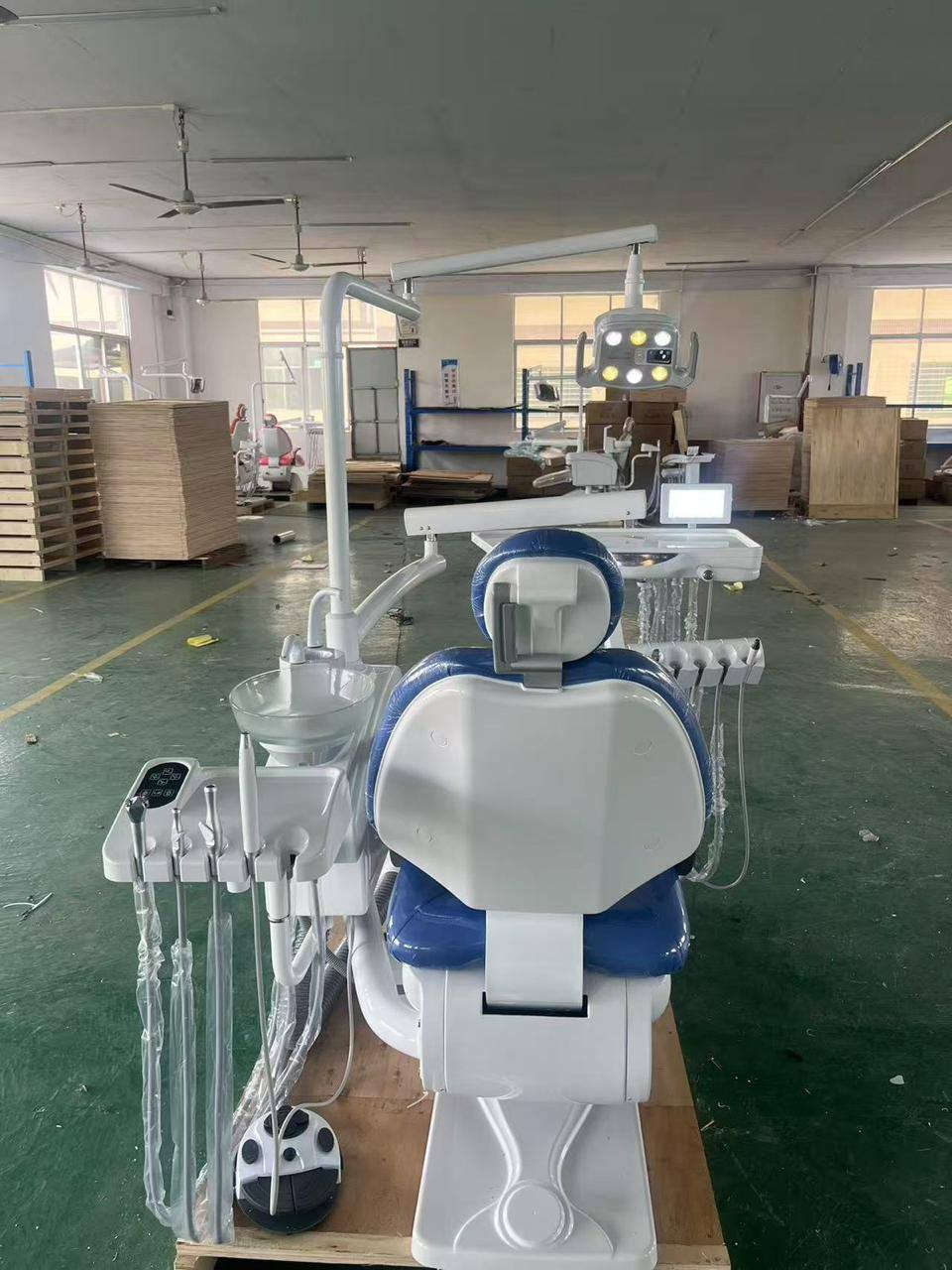 وصول  كرسي الأسنان جديد طراز S-M350 بسعر مناسب لأطباءنا الأعزاء 

٢. جهاز معالجة ضوئي مزود بعدسة مدمجة للحماية من الضوء وضوء النهار

٣. جهاز معالجة ضوئي داخلي

٤. مصباح LED بستة مصابيح، مع إمكانية تعديل السطوع والتحكم في درجة الحرارة (لونان: شمسي + زينون)

٥. صينية مساعدة مزودة بوحدات تحكم

٦. دواسة قدم + لوحة تحكم كاملة
٧. صينية أسنان عريضة مزودة بوحدات تحكم + مجموعة فلاتر
٨. سطح عمل من الجلد الإسفنجي

٩. كرسي أسنان بقاعدة من الفولاذ المقاوم للصدأ

١٠. حامل مناديل + حامل أكواب
١١. قطعة فم زجاجية حديثة، قابلة للتعقيم، مع دوران ١٨٠ درجة
١٢. شفاط لعاب منخفض
١٣. شفاط لعاب مرتفع
١٤. صندوق جانبي يحتوي على منافذ الصيانة
١٥. منافذ قبضة اليد بفتحة ٣/٤ بوصة


**إذا كنت صاحب هذا الإعلان وتريد حذفه لأي سبب، رجاءا أرسل رسالة إلى الدعم الفني**