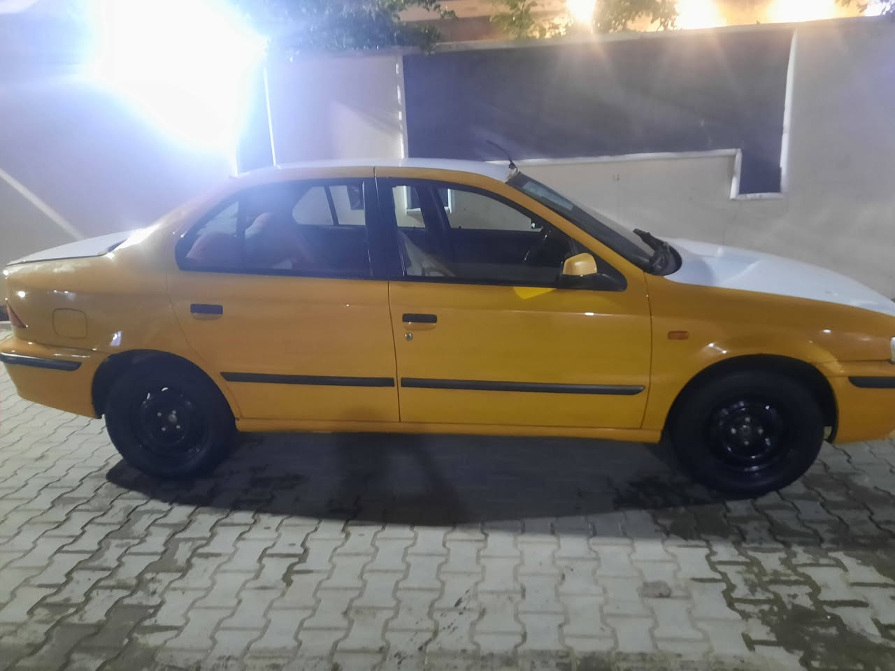 سلام عليكم عيوني سمند موديل 12بغداد باسمي هيئة مصفرة محرك كير تدفئة تبريد كهربائيات كلها شغاله حدادية نص عمر بيها صبغ باب ونص جاملغ امامي 31وبيها مجال للطيبين اتصال على رقم ***********عنوان بغداد
