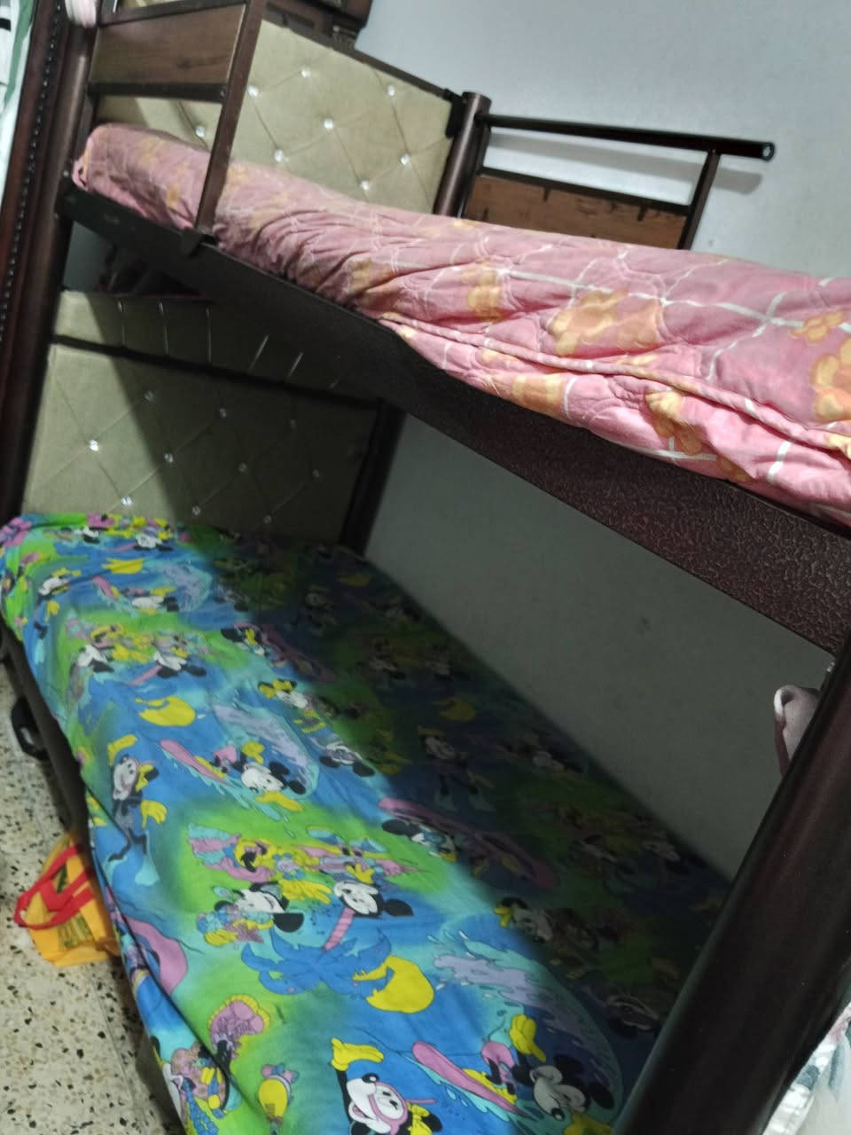 سرير طابقين حديد ثقيل اخت الجديدة
السعر 125 ومستعجلة على البيع 
مكاني بغداد


**إذا كنت صاحب هذا الإعلان وتريد حذفه لأي سبب، رجاءا أرسل رسالة إلى الدعم الفني**