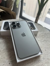 للبيع .. للبيع ايفون 16 Pro Max   ذاكرة 512 GB بطارية 100 دورات الشحن ...