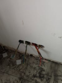 م /محمد الكهربائي التاسيسات الكهربائية والصحيات والسخانات وتنصيب السبا...