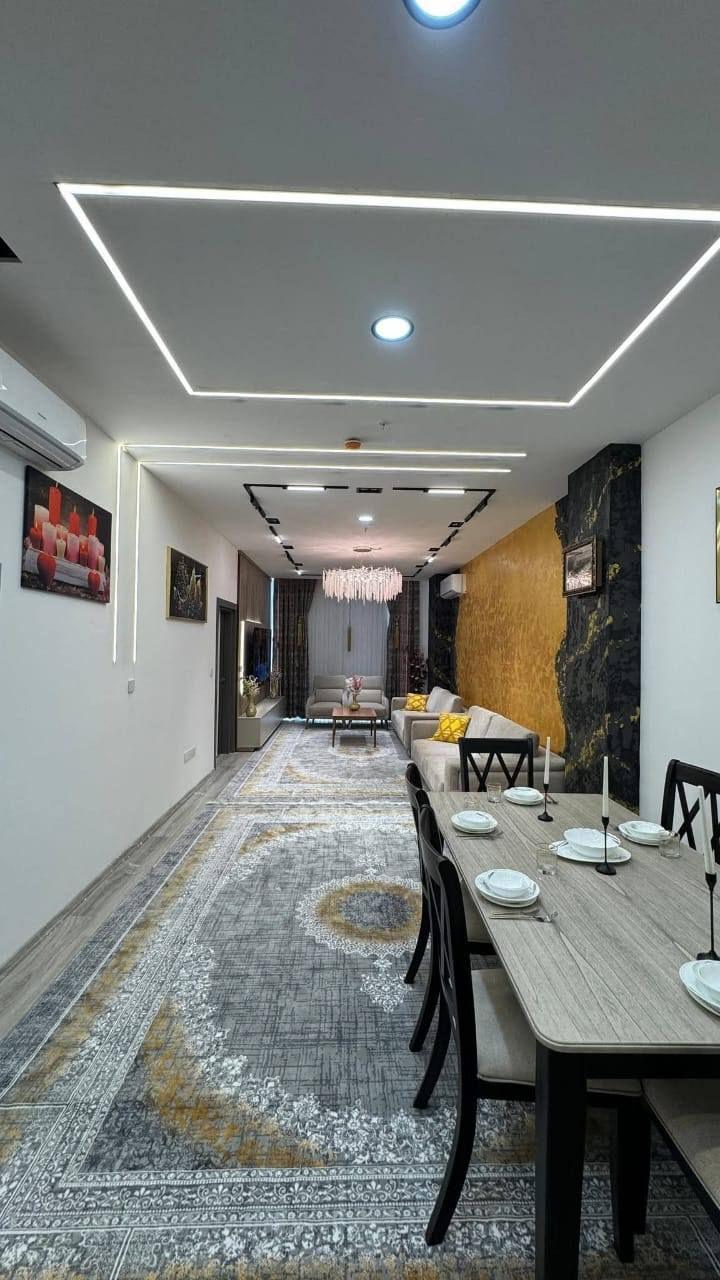 شقة مؤثثة  للأيجار
في مجمع لايف تاورز 

مميزات الشقة

-مساحة 120م

  -غرفتين نوم

-صاله

-مطبخ. 

-صحيات

-طابق 1

للاستفسار اكثر اتصل على الرقم ***********
