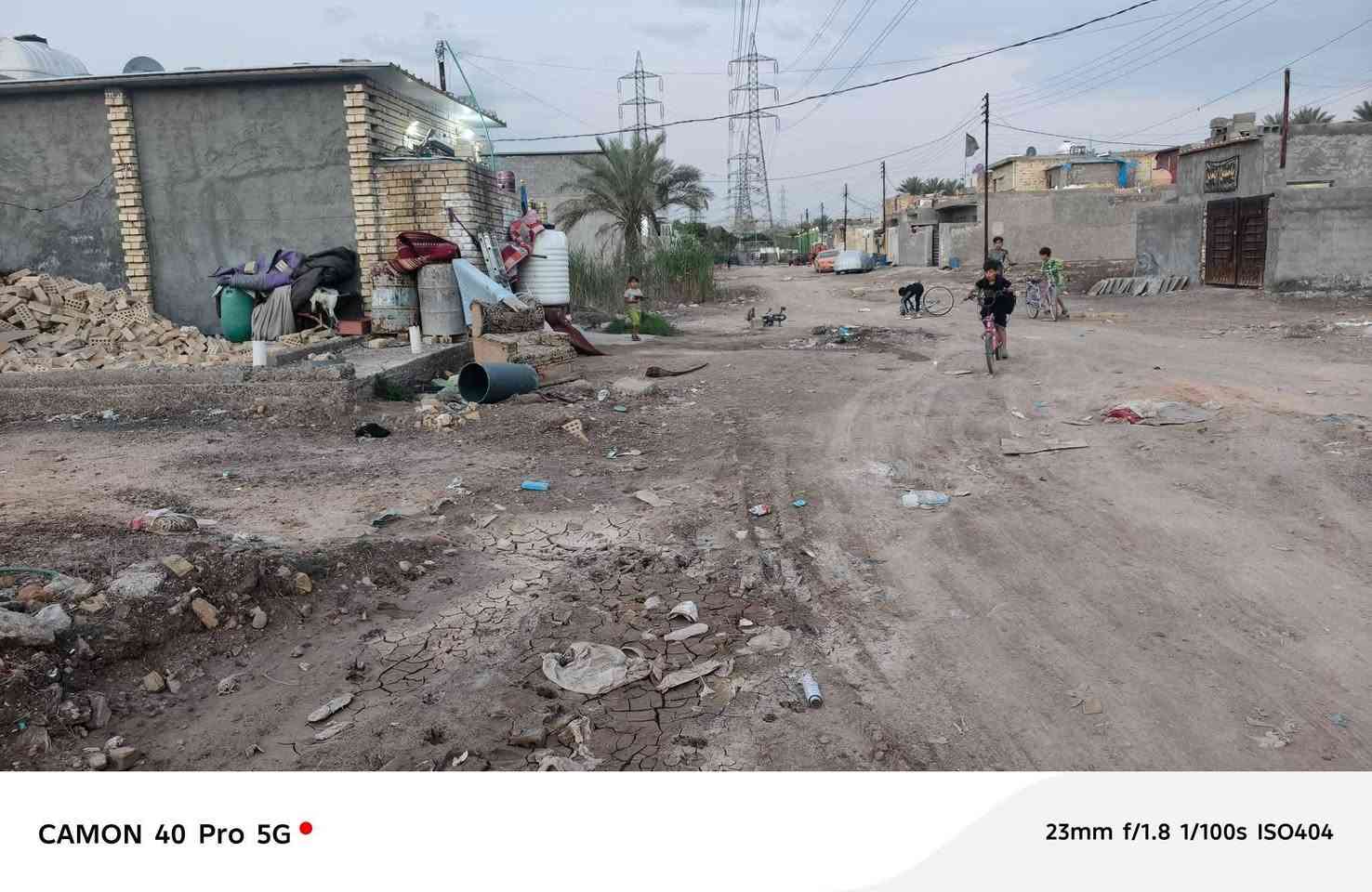 السلام عليكم قطعه 50 متر واجهه 4  النزال 12 رفت ارتفاع 30 بيها دبل ونص طابوك  على شارع 14 متر مكان القطع شارع منصور الركابي السعر والاستفسار على الرقم ***********
