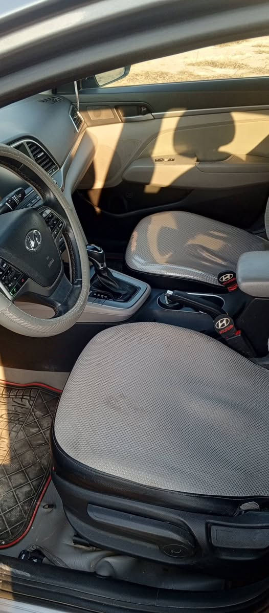 السلام عليكم النترا 2018 رقم بغداد انكليزي تحويل مباشر 
فول مواصفات والحادث موجود بالصور السعر 125وبيها مجال بسيط العنوان صلاح الدين قضاء الدجيل رقم الهاتف ***********
