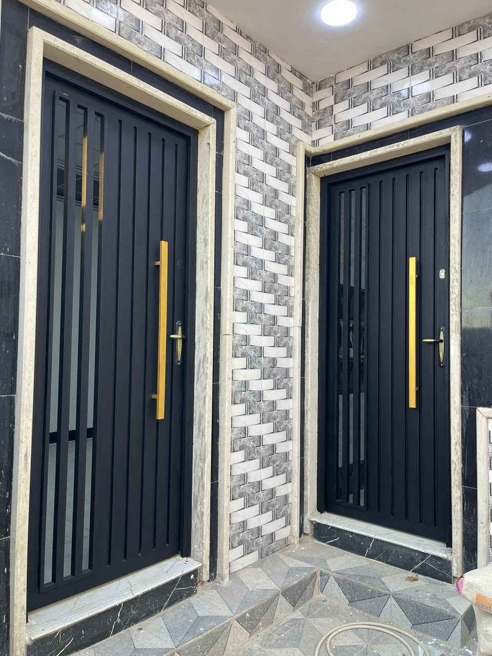 بيت للبيع العنوان القوسيات حي الزيتون مدخل أسواق أبوعلي المساحه ١٥٠متر شارع ١٠ قرب جامع جبل أحد الاستفسار على الرقم ***********
***********
