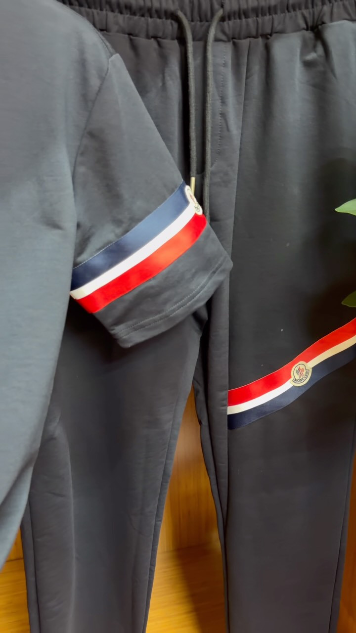 ✨ Rezhwan✨
👔 لەگەڵ ئێمە شیک پۆش و براند پۆش بە 🛍️
📍 ناونیشان: سلێمانی - ناوبازار - تەلاری نەقیب - دکان ژمارە 61-62
🔶 العنوان: سليمانية - عمارة نقيب - رقم محل 61-62
🚖 گەیاندنمان هەیە بۆ هەموو عێراق 🚖
توصيل متوفر لكافة محافظات العراق 🚕
📞 پەیوەندی / للاتصال:
***********
***********#موديلات #ازياء #iraq #اكسبلور #rezhwan
