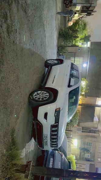 السلام عليكم حبايب جيب لاريدو موديل 2022
نص فول ماشيه 31 وصور الحادث كدامك سعرها دفترين و٣٠ ورقه وبيها مجال 
مكانها بغداد حي الجامعه 
او الخطيب الجوادين 
***********
