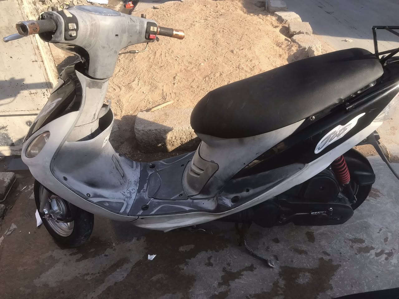 السلام عليكم شباب منغوليات وحده اعله من ثانيه سلف وهندر وكهربايات كله شغاله سعر الوحده ٥٠٠ وبيه مجال مكاني مدينت الصدر رقم ***********
