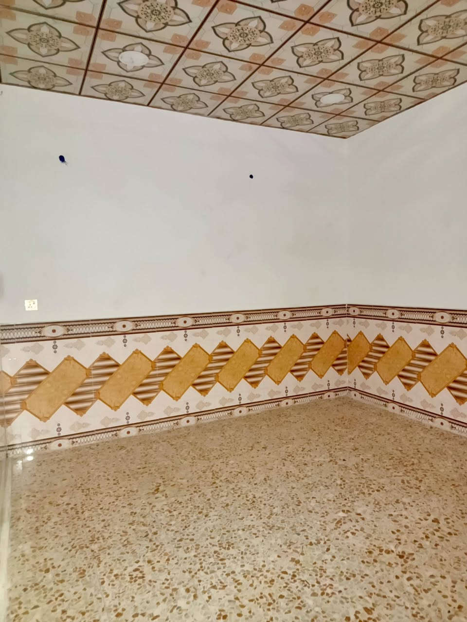 ياالله 

يوجد لدينا بيت للايجار حي ميسان ع الشريط خلف صيدليه الشراع مساحه 100متر يحتوي على غرفه وصاله واستقبال ومطبخ وصحيات صب كونكريت ارضيه كاشي جدران سيراميك سقوف سي إن سي تانكي ماء كيزر خط مولده مغاسل البيت كامل سعر الايجار 

 350الف كل شهر بشهره واصل ماء وكهرباء 

قفل قفل قفل قفل قفل قفل قفل قفل قفل قفل قفل قفل قفل قفل قفل قفل قفل قفل قفل قفل قفل قفل قفل قفل قفل قفل قفل قفل قفل قفل قفل قفل قفل قفل قفل قفل قفل قفل قفل قفل قفل قفل قفل قفل قفل قفل قفل قفل 

للاستفسار والمعلومات الاتصال بنا ع الارقام التاليه في 

***********

***********

***********

او مراجعه مكتب ألروان للوساطه العقاريه والمقاولات العامه 

عنوان المكتب حي ميسان ع الشريط قرب صيدليه الشراع مقابل الاستداره مباشر 

عندك بيت عرصه للبيع راسلنه وات ساب وتدلل
